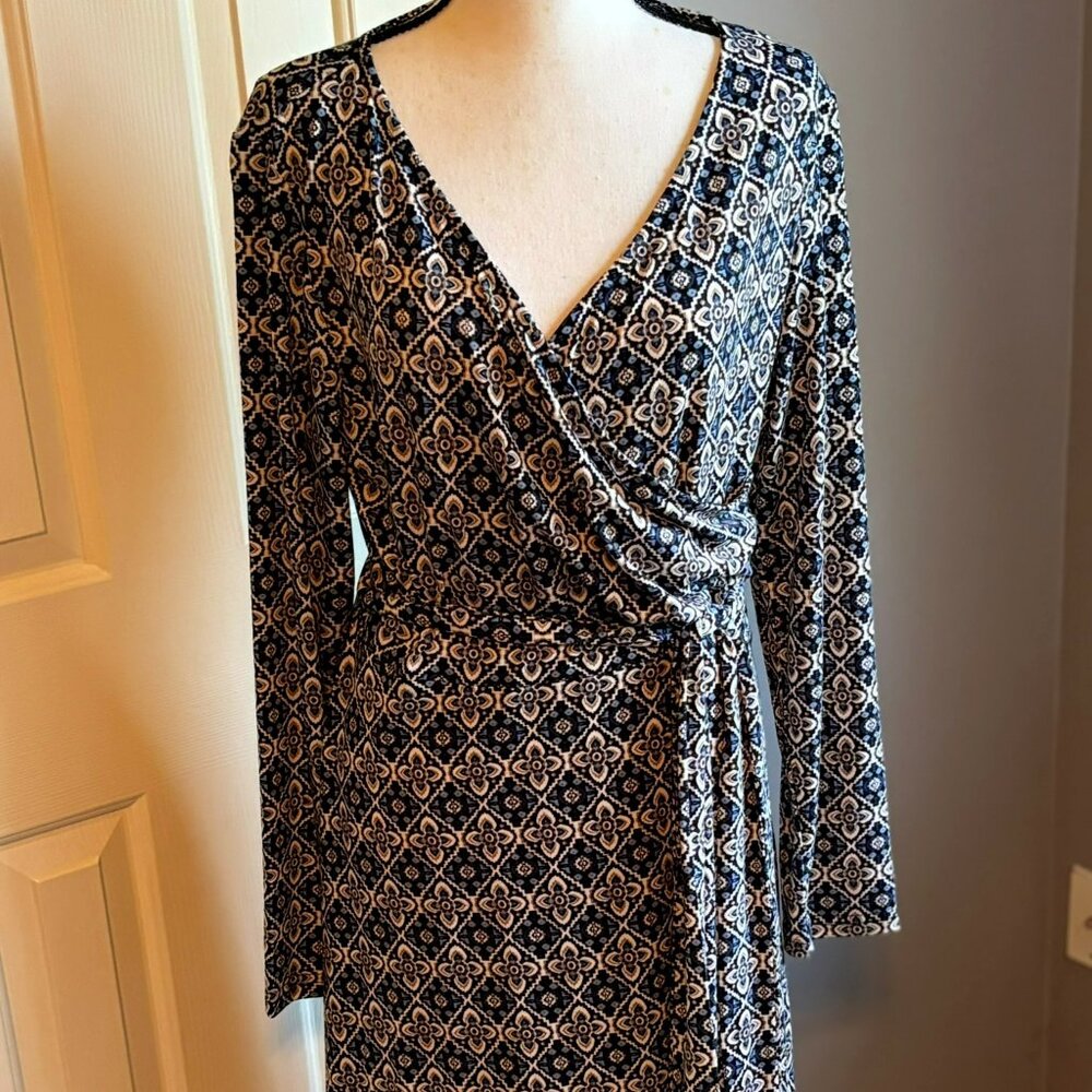 Long Sleeved V-neck A-Line Wrap Dress with Tie Closure, XL, Blue/White/Tan, NWOT